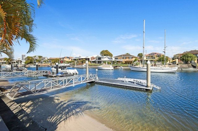 18 Huon Crescent, QLD 4216