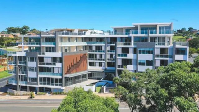 202/32 Wason St, NSW 2539