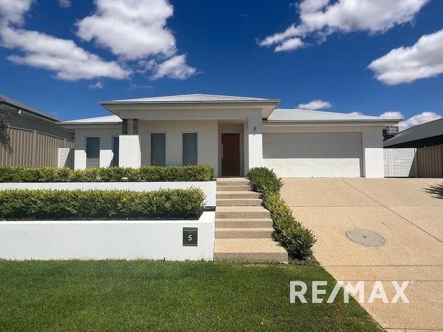 5 Gasnier Loop, NSW 2650