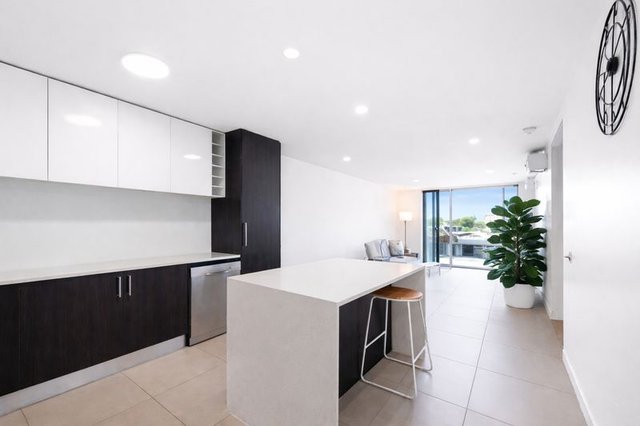 601/26 Spendelove Avenue, QLD 4215