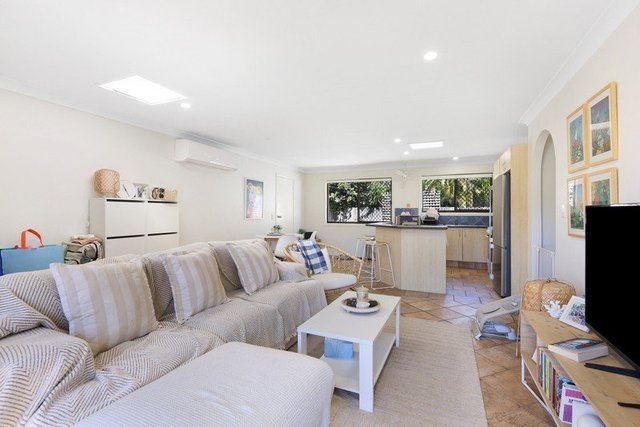 2/5 Shrike Court, QLD 4220
