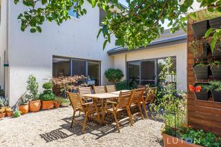 Rear courtyard (2020-03-17)