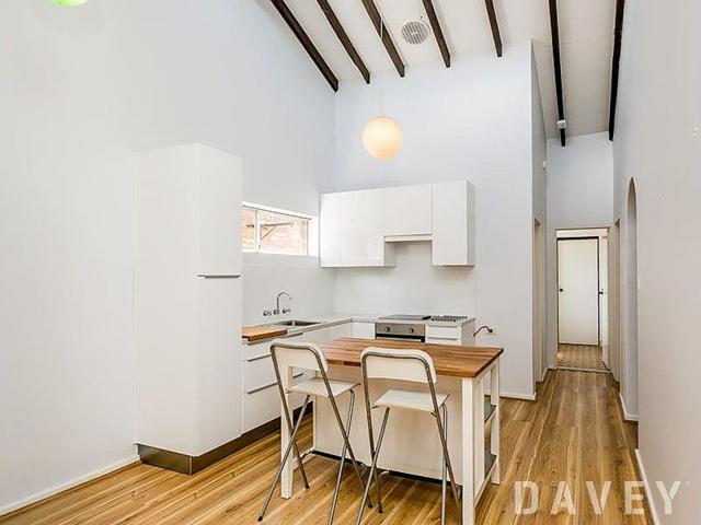 2/19 Calais Road, WA 6019