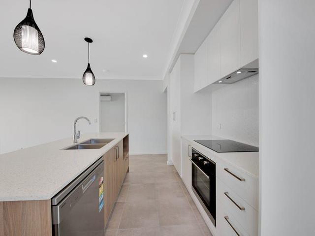 21 Nicholas Street, QLD 4301