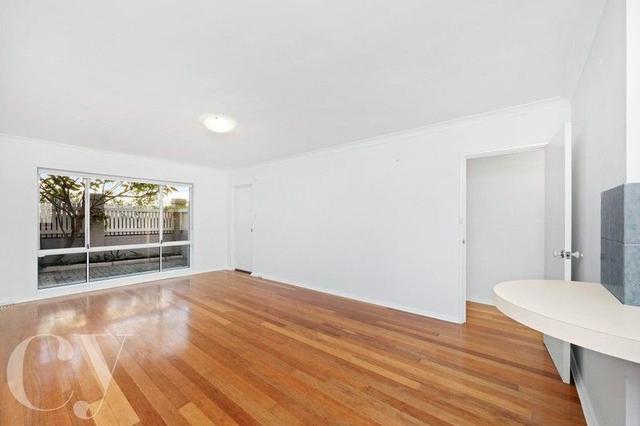 4/140 Melville Parade, WA 6152