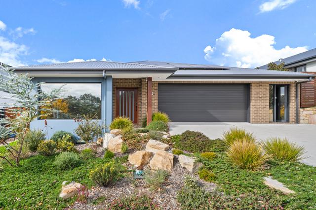 64 Thwaites Crescent, ACT 2611
