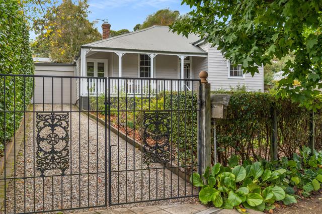 18 Holly Street, NSW 2576