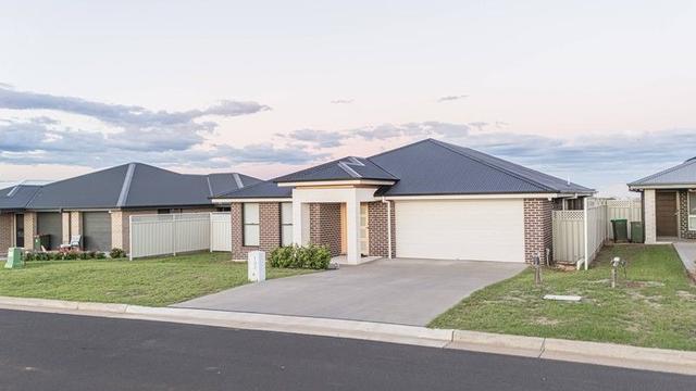 102 Champagne Drive, NSW 2830