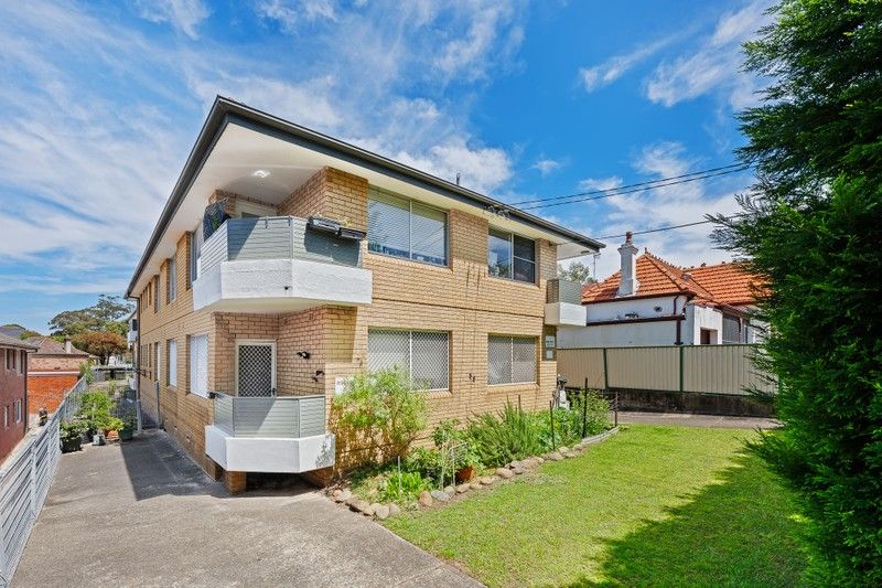 https://images.allhomes.com.au/property/photo/4c32b03f788d912a34d59cedbc5aa371_hd.jpg