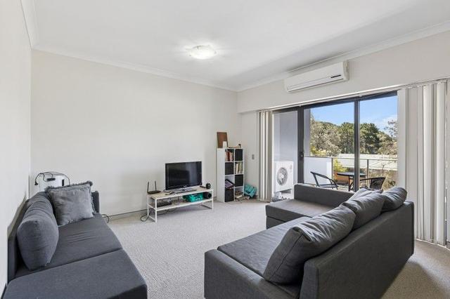 26/2 Walsh Loop, WA 6027