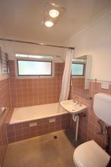Bathroom (2014-10-15)