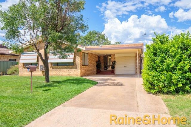 8 Mackay Drive, NSW 2830