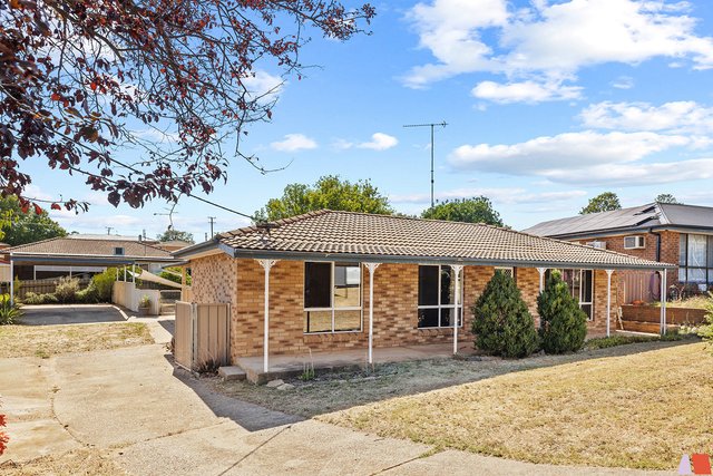 6 McBean Parade, NSW 2582