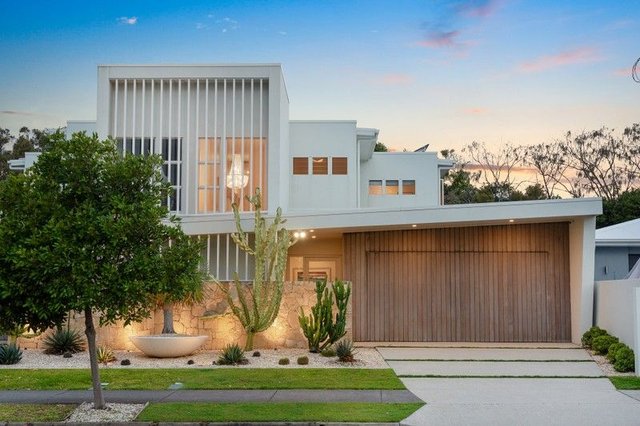 2/165 Oceanic Drive, QLD 4575