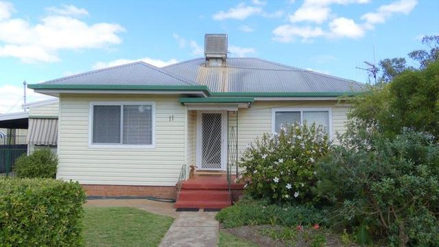 11 Chester St, NSW 2824