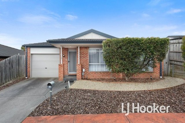 30/11 Hawk Avenue, VIC 3810