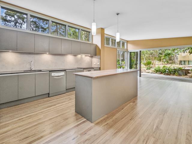 4 Lloyd Place, NSW 2546