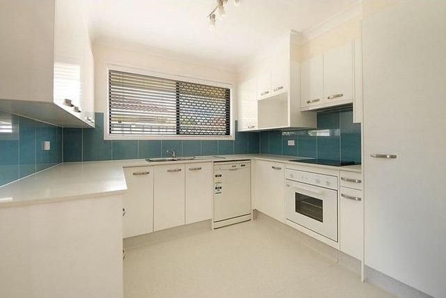 2/5 Russell Court, QLD 4220