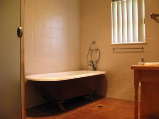 Bathroom (2014-04-09)