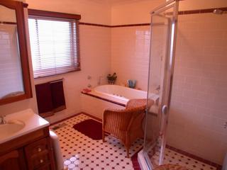 Bathroom (2005-05-26)