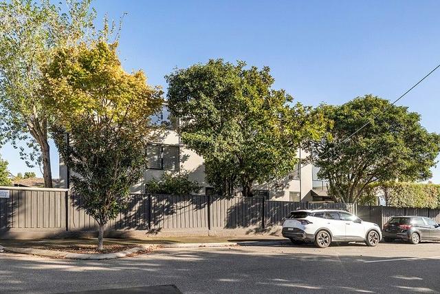 22/1 Duncraig Ave, VIC 3143