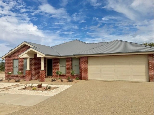 18 Meander Street, NSW 2640