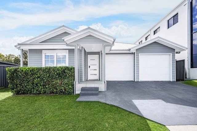 24 Floyd Street, NSW 2570