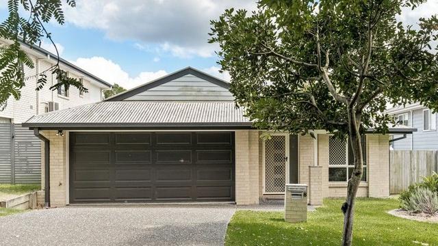 8 Greenview Street, QLD 4075