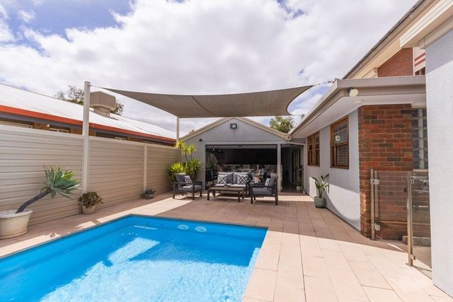 1 Blake Court, VIC 3585