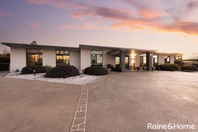 32 Robert Hoddle Grove, NSW 2850