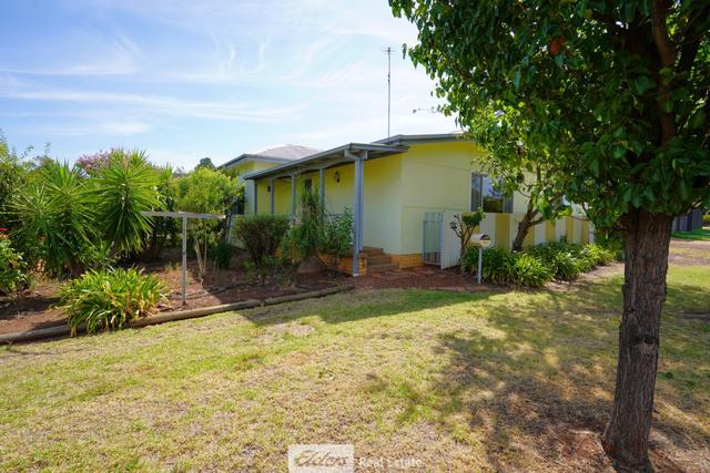 15 Kooba Street, NSW 2680