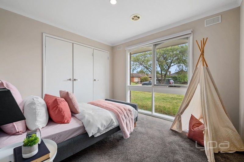 https://images.allhomes.com.au/property/photo/4d50cec9a9aaf47d8f1de03cec435b02_hd.jpg