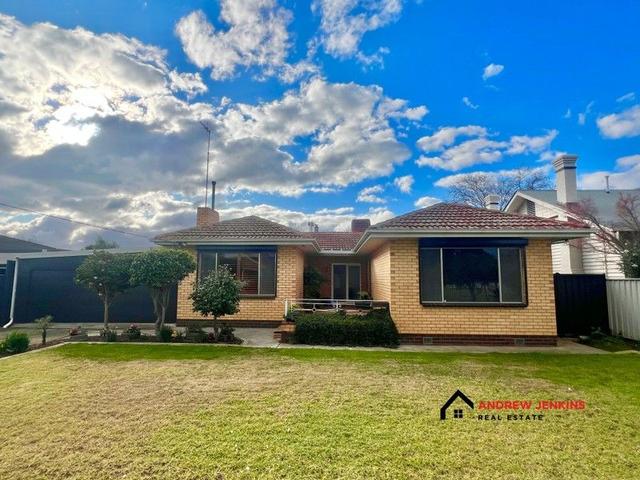 15 Oak St, VIC 3644