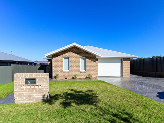 5 Lancing Avenue, NSW 2540