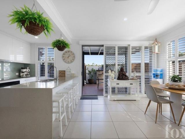 20/1 Waters Close, QLD 4212