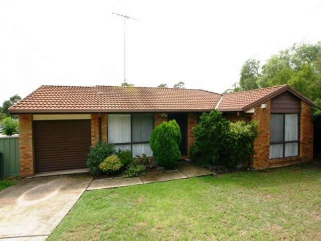 2 Higgs Place, NSW 2749