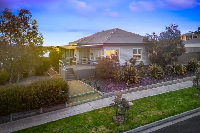 4 Home Valley Chase, VIC 3350