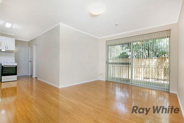 4/15 Gilmore St, NSW 2500