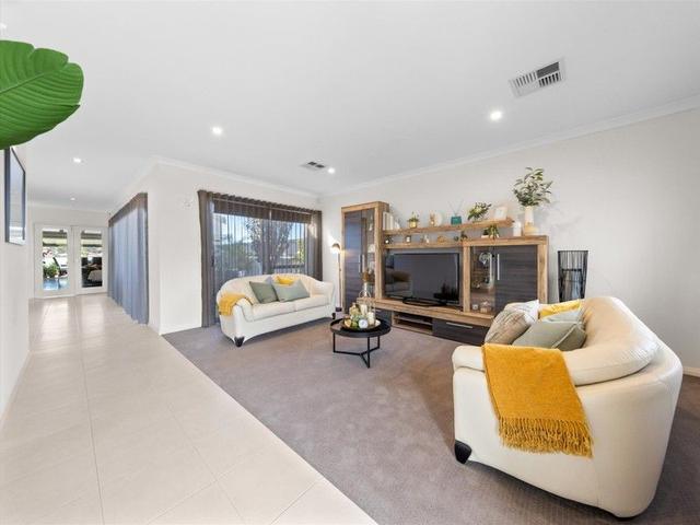 19 Crown Terrace, WA 6166