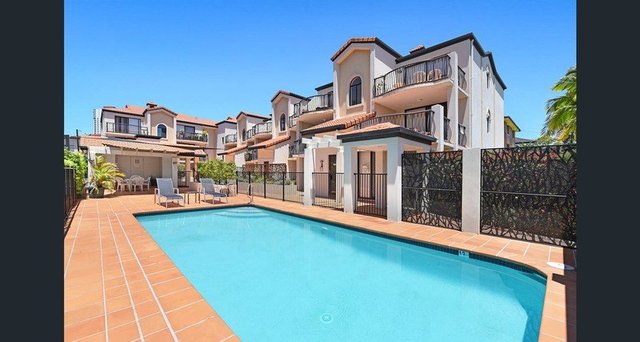 6/33 Lenneberg Street, QLD 4215