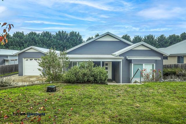 7 Badgery Street, NSW 2622