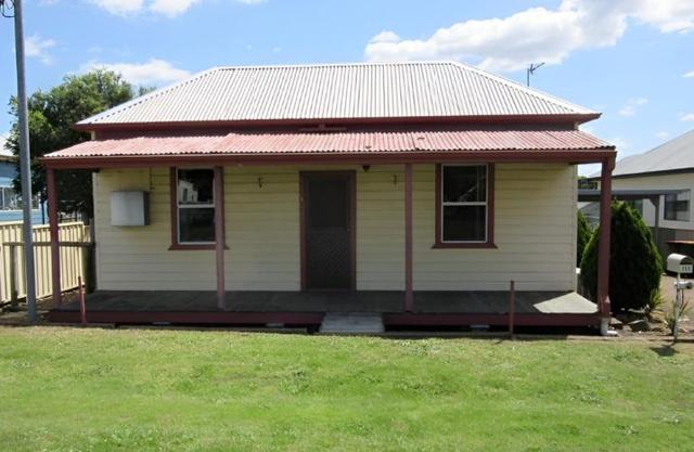 151 Deakin Street, NSW 2327