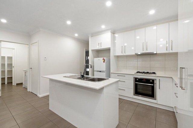 2/32 Edward Street, VIC 3910