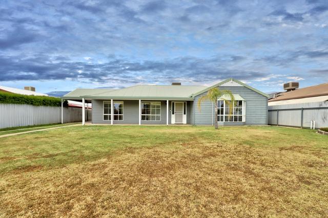 5 Chandler Crt, NSW 2710