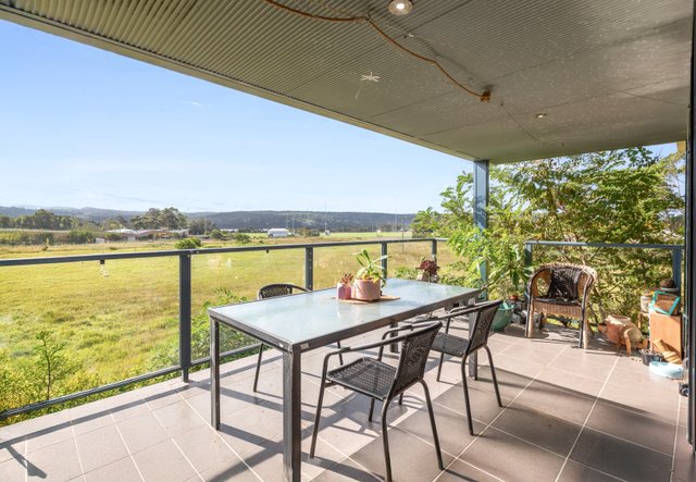 Unit 3/2 Lake Street, NSW 2551