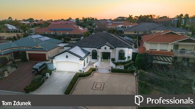 90 The Broadview, WA 6065