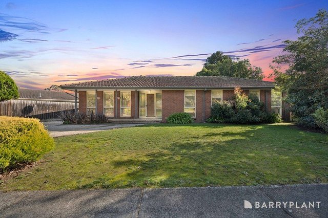 15 Greenlaw Crescent, VIC 3806