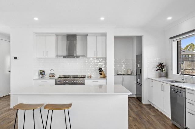 11 Hakea Drive, VIC 3250