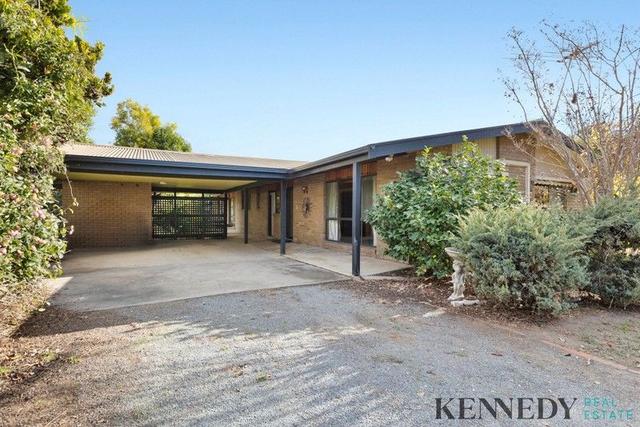 4 Lakeview Court, NSW 2647