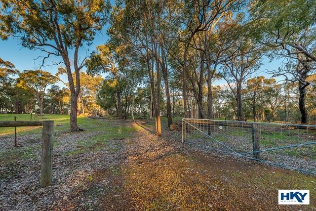 14 Lareema Drive, WA 6084